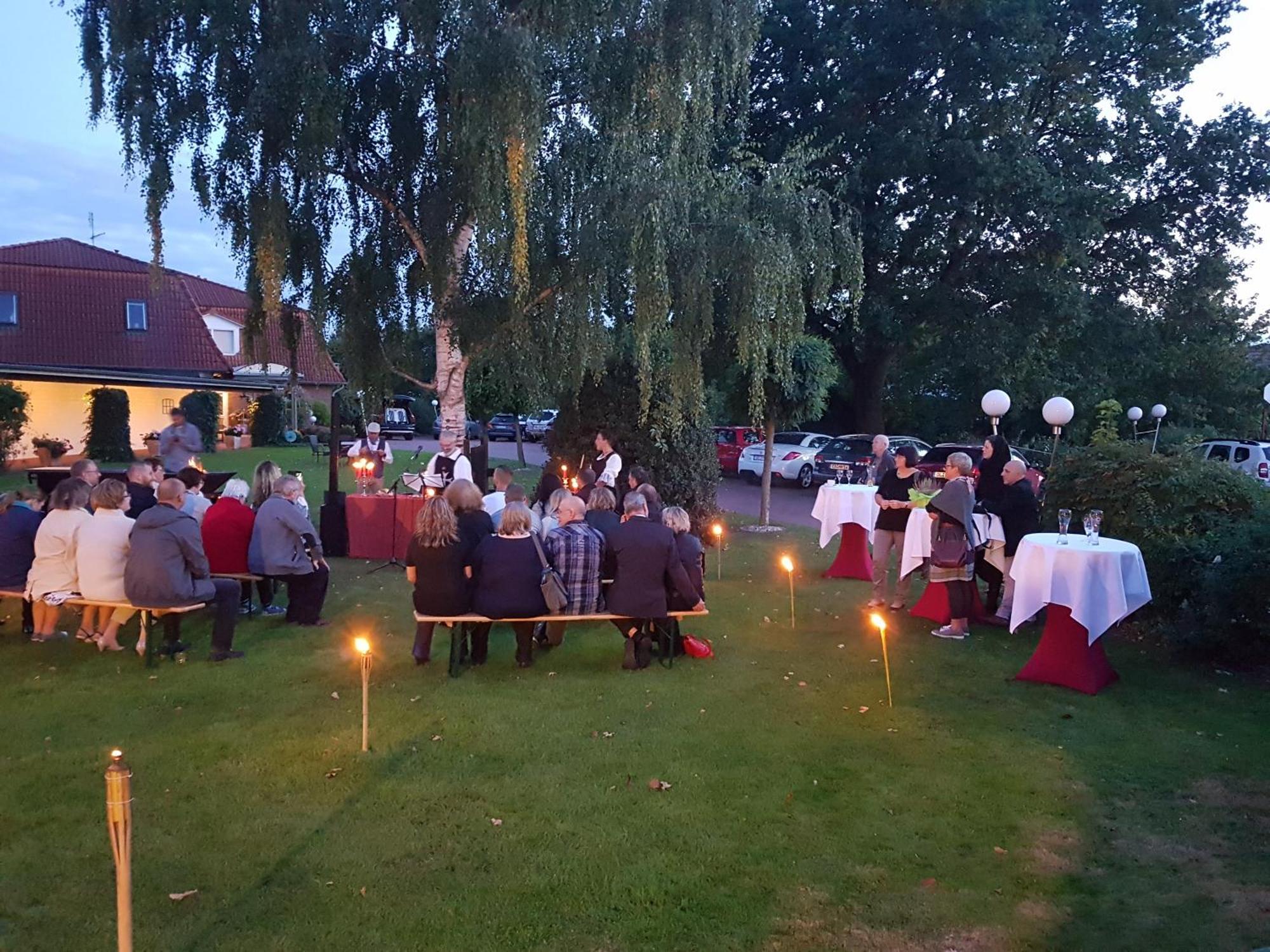 Hotel & Restaurant Zum Deutschen Hause Kirchhatten Kültér fotó